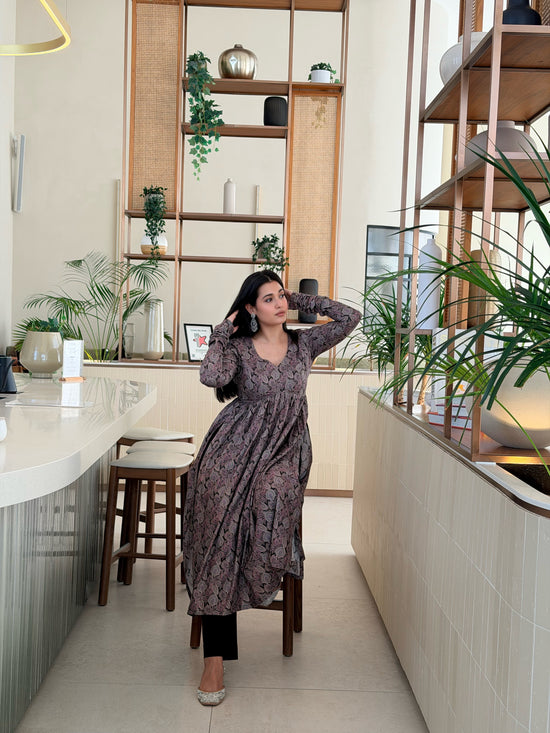 dusk-naz-kurti