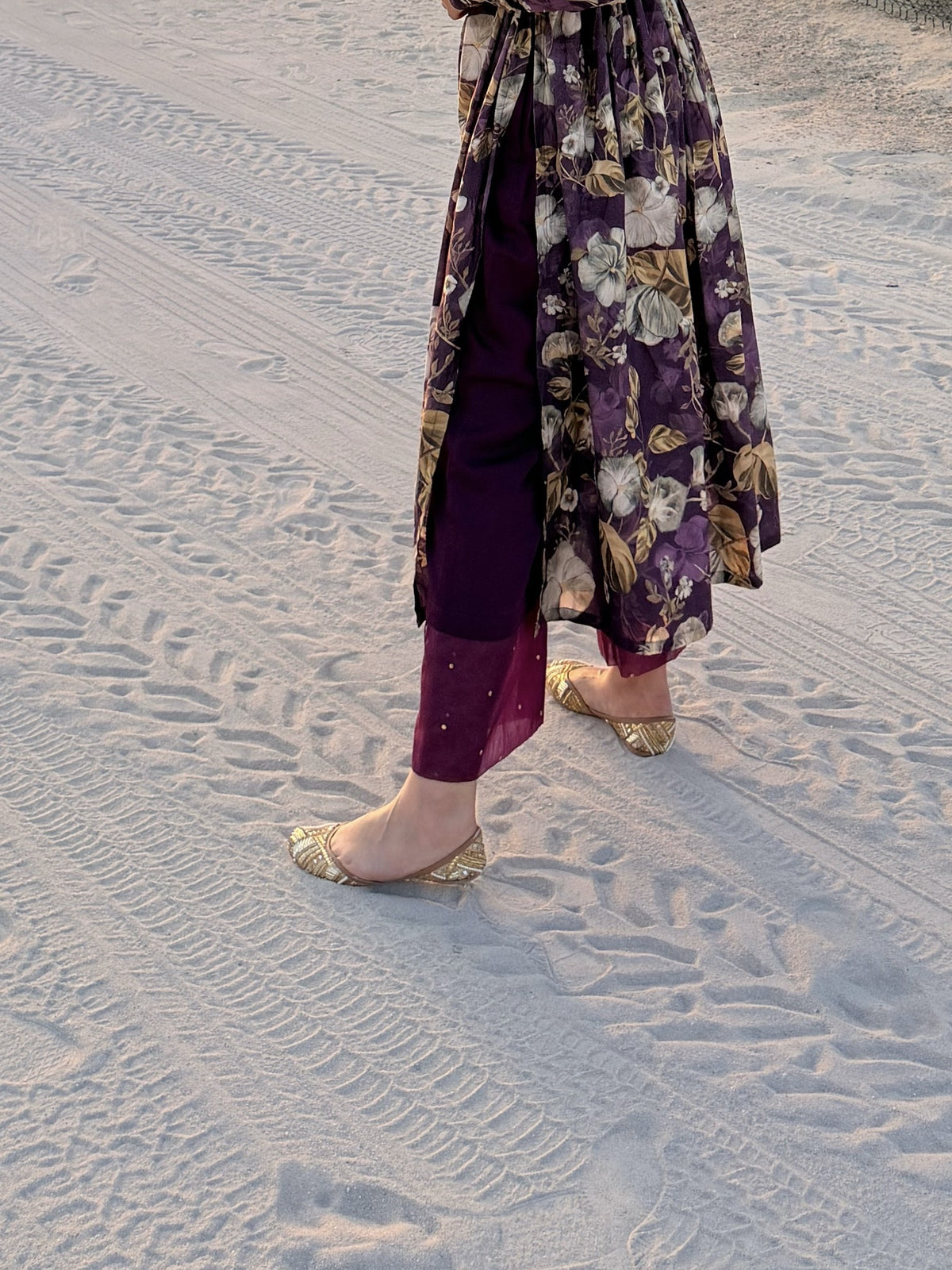 zari-anya-kurti-set